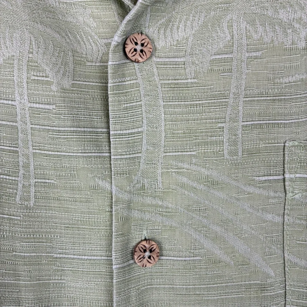 Tommy Bahama Camp Shirt Green 100% Silk Hawaiian Palm Trees Wooden Buttons Men L - Picture 8 of 12